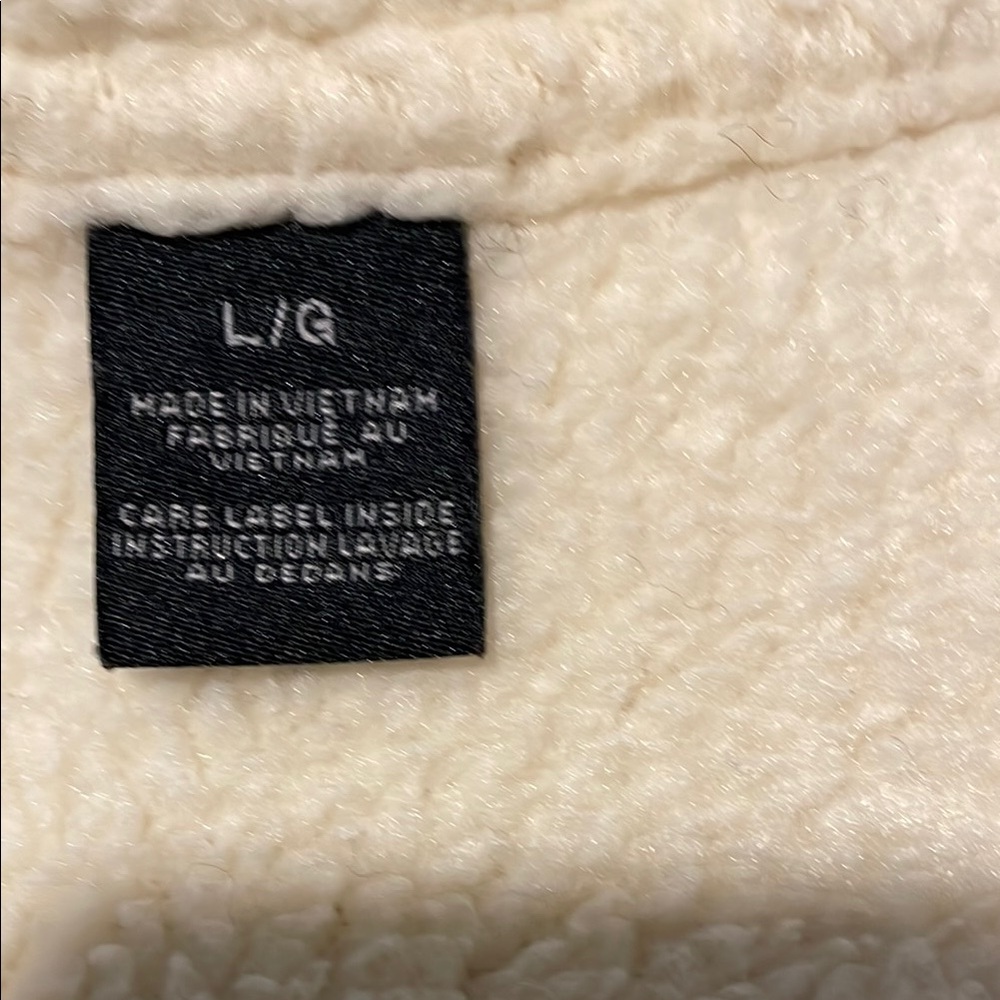 Marmot Tan and Cream Fleece Vest comfort and style - Picture 3 of 12